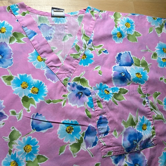 S.C.R.U.B.S. Pink Flower Patterned Scrub Top - Picture 2 of 5
